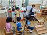模擬搭乘公車，學習乘車安全知識（基隆市中正國小附設幼兒園）