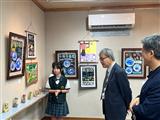 鄭英耀部長參觀中正國小美術班畢業展